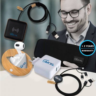 Darčeková sada s organizérom z rPET – bezdrôtové slúchadlá, 15 W bezdrôtová nabíjačka, adaptér, USB kábel 6 v 1 s LED logom